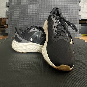 NIB New Balance Fresh Foam Arishi v4 running shoes
